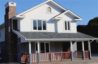 Casa con struttura in acciaio a scartamento ridotto